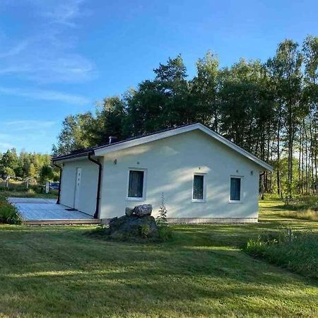 Trevlig Stuga Med Uteplats Rimbo Zewnętrze zdjęcie